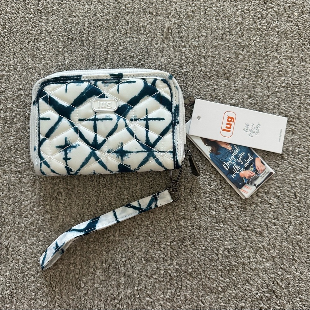 Lug Rodeo 2 Wallet Diamond White Quilted RFID Wristlet NWT